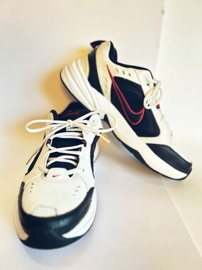 Men's Air Monarch IV Walking Shoe